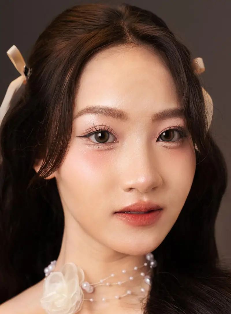 Dolly Eye Filler Portrait