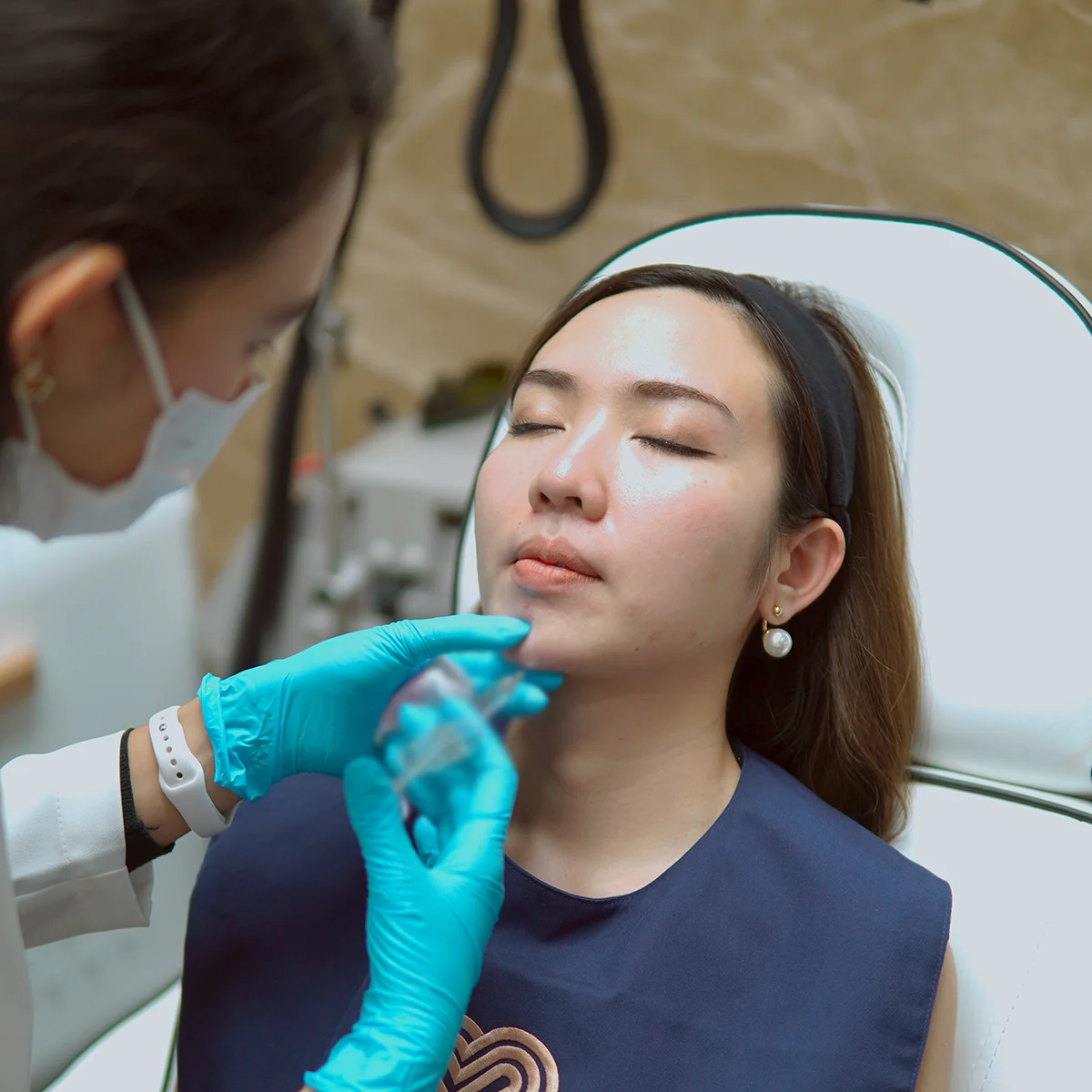 หน้าเรียว คางพุ่ง แบบปลอดภัย ฉบับ D’Lovevery Clinic