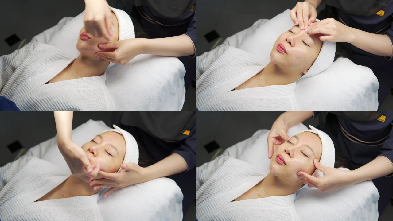 D' Aura Plus AtD' Lovevery Clinic Ramkhamhaeng CDC: Relaxing facial massage procedure.